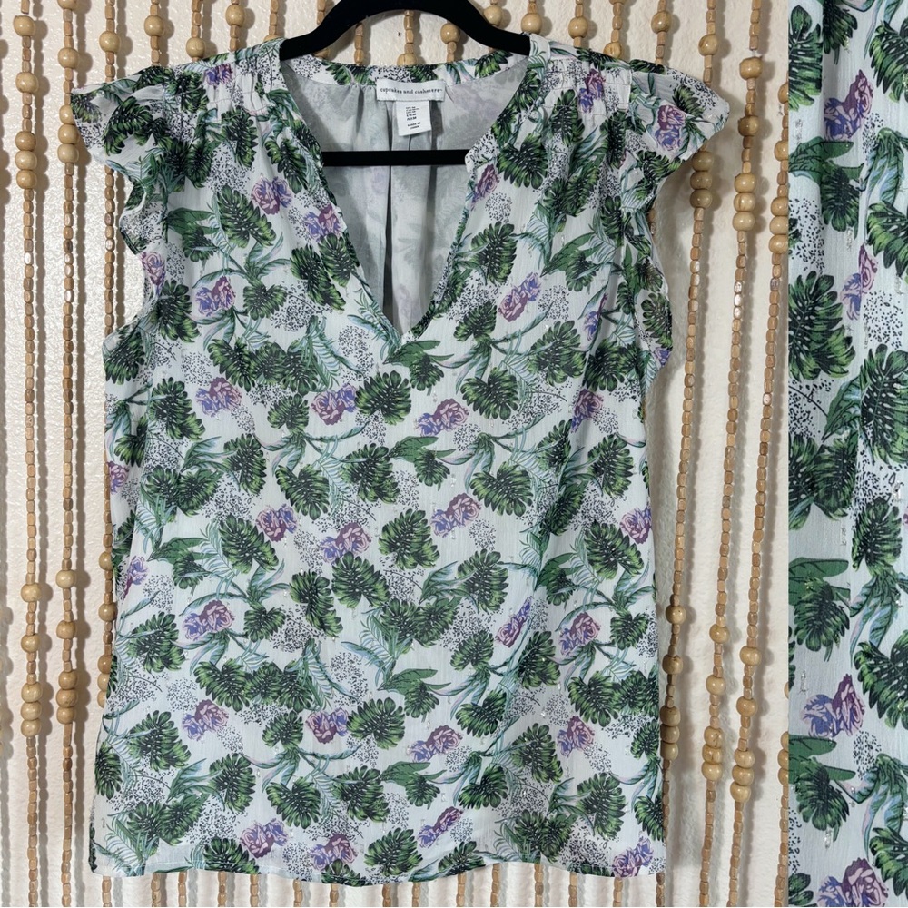 Cupcakes Cashmere Tropical Floral Lightweight Sleeveless V Neck Summer Blouse